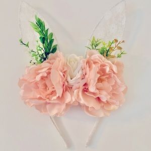 Sienna Likes to Party White Lace & Floral Headband